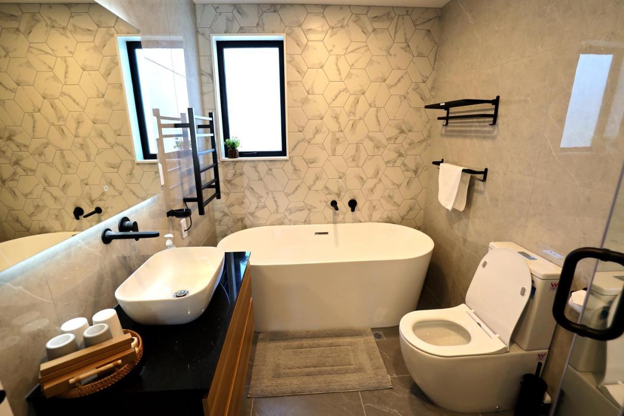 Luxury Brand New Designer Living Auckland Exterior foto